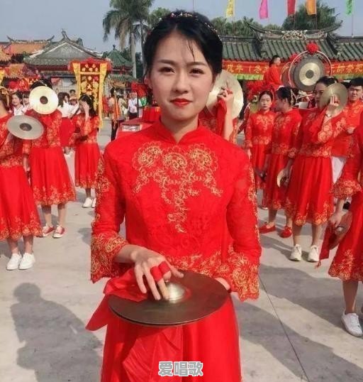 翁佳娜究竟是什么人 翁佳娜究竟是什么人 - 爱唱歌