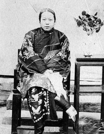 中国古代女子为何要裹脚?有什么好处?对女子有什么影响 中国古代女子为何要裹脚?有什么好处?对女子有什么影响 - 爱唱歌