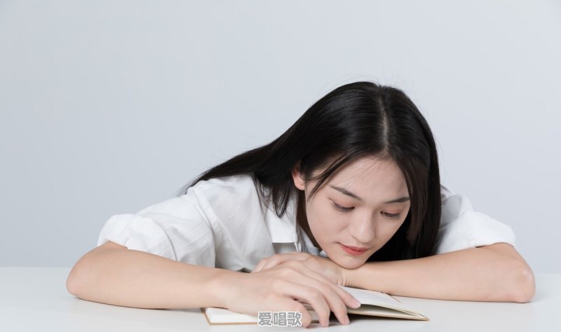 你遇到过令人恶心至极的奇葩女同学是什么样的 - 爱唱歌