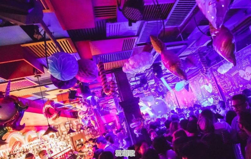 在重庆想去酒吧玩,有哪些推荐 在重庆想去酒吧玩,有哪些推荐 - 爱唱歌