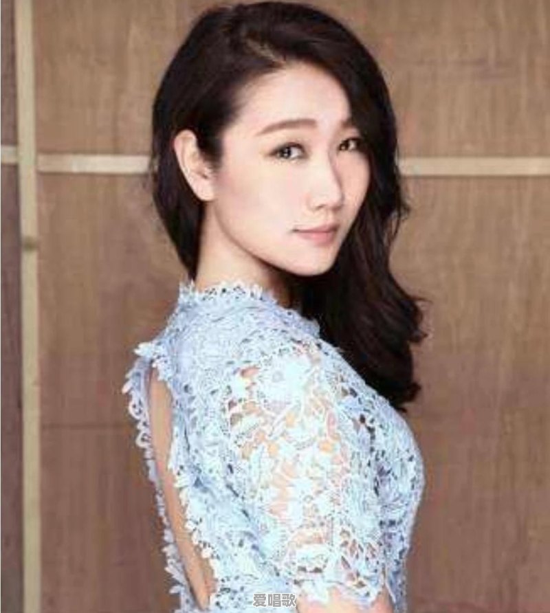 晚秋毛宁演唱网络歌曲 晚秋毛宁演唱网络歌曲 - 爱唱歌