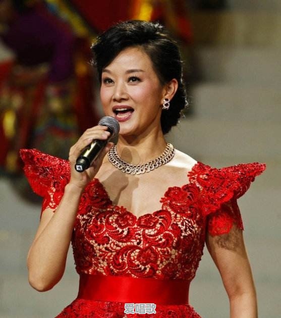 那英现在是乐坛“大姐大”,她的地位是否超过邓丽君了? 为什么 那英现在是乐坛“大姐大”,她的地位是否超过邓丽君了? 为什么 - 爱唱歌