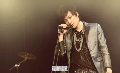 有哪些歌曲听后让人感动得掉眼泪 有哪些歌曲听后让人感动得掉眼泪 - 爱唱歌