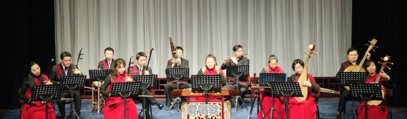 宁陵一50岁音乐老师成万能曲库，课堂上任学生点唱：喊麦、流行歌曲都会，你怎么看 - 爱唱歌
