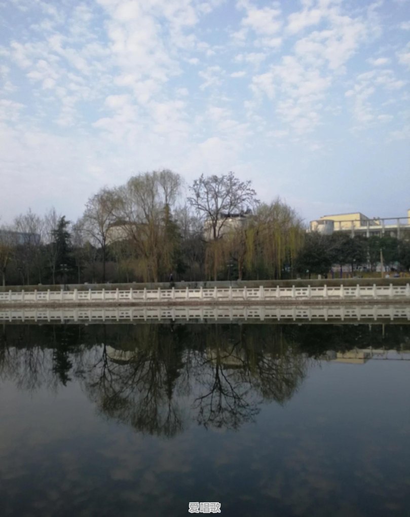 初学者弹吉他是谈C调容易,还是G调的容易?C调难度和D调的难度那个大,求大神回答 初学者弹吉他是谈C调容易,还是G调的容易?C调难度和D调的难度那个大,求大神回答 - 爱唱歌