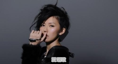 伤感的网络情歌歌曲有哪些 伤感的网络情歌歌曲有哪些 - 爱唱歌
