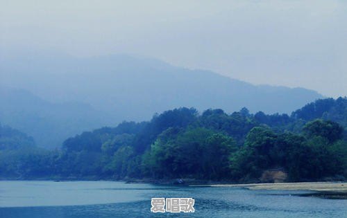 我爱江南杏花烟雨的缠绵,更爱悠长小巷中青衣纸伞的遇见。你最爱水韵江南的什么呢 我爱江南杏花烟雨的缠绵,更爱悠长小巷中青衣纸伞的遇见。你最爱水韵江南的什么呢 - 爱唱歌