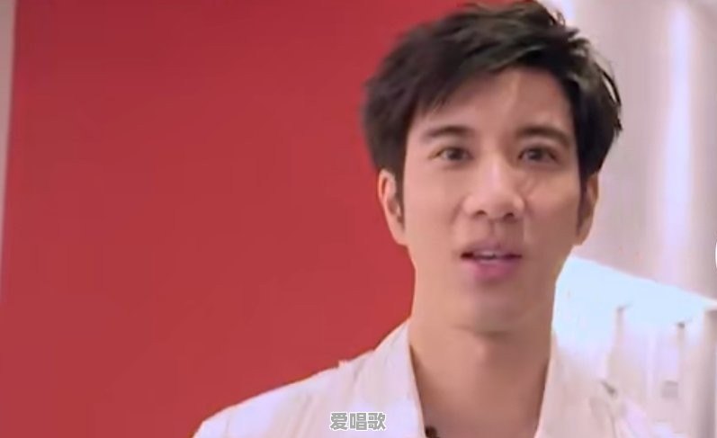 亲吻她歌词粤语 亲吻她歌词粤语 - 爱唱歌