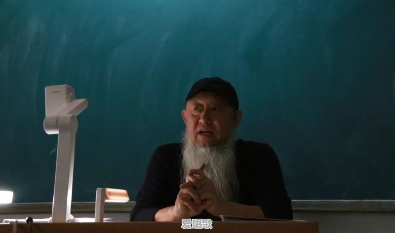 弹琴网红街头歌手是谁 弹琴网红街头歌手是谁 - 爱唱歌