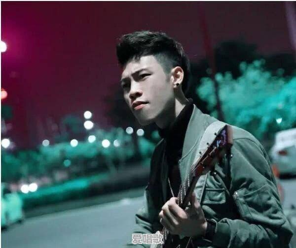 网络巨火的热门歌曲 网络巨火的热门歌曲 - 爱唱歌