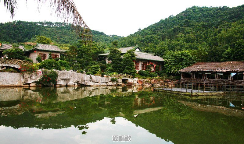 越南统一之后,进行民族辨别,客家人是艾族,广府人是山由族。华族是讲什么方言的 越南统一之后,进行民族辨别,客家人是艾族,广府人是山由族。华族是讲什么方言的 - 爱唱歌