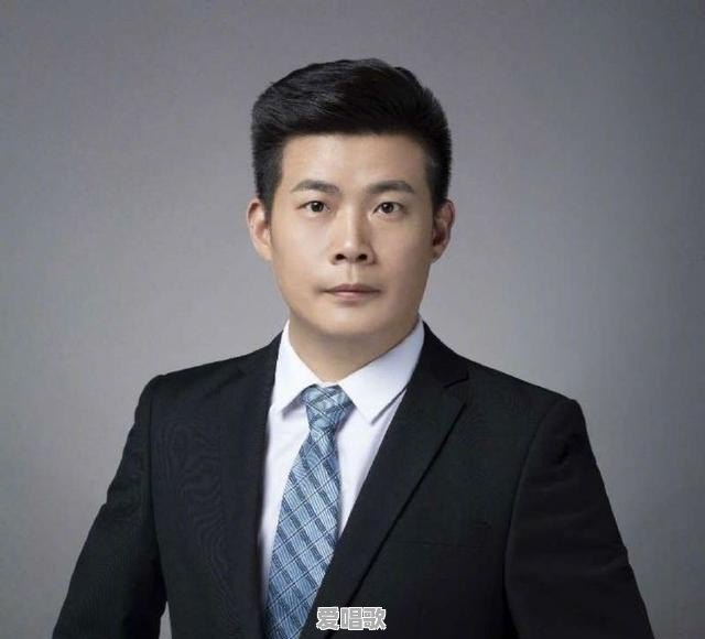 草根男网红歌手是谁 草根男网红歌手是谁 - 爱唱歌