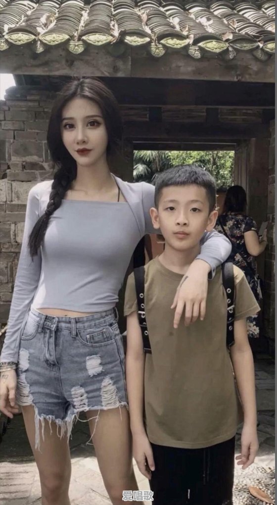 怎么学女声唱歌技巧视频 怎么学女声唱歌技巧视频 - 爱唱歌