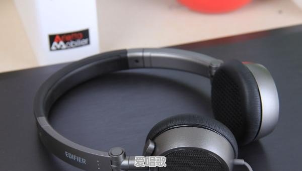 监听耳机听歌什么感觉 - 爱唱歌