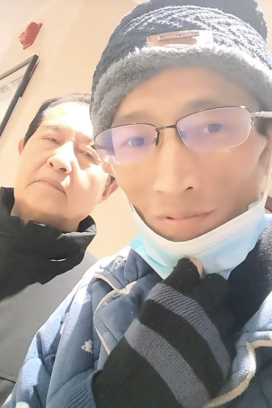 网红东东办葬礼,母亲在灵堂内崩溃大哭,前妻晒合影曝离婚真相