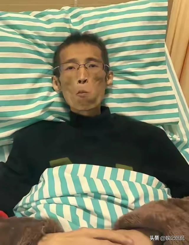 网红东东葬礼曝光!前妻发声引热议,母亲落泪大哭,家中摆满花圈