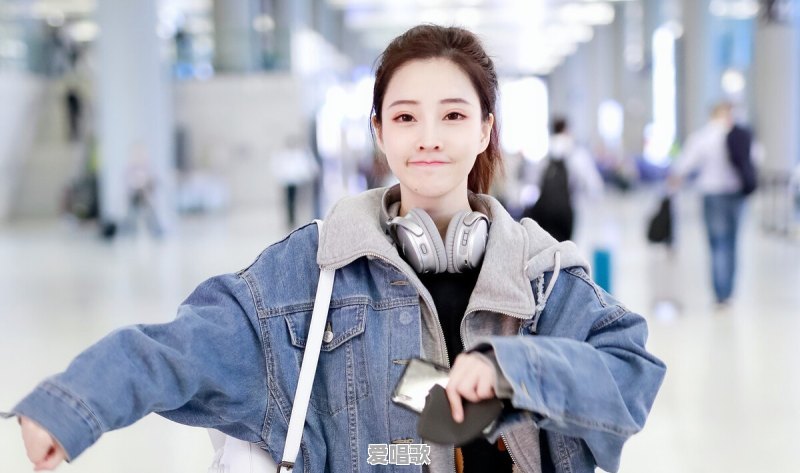 冯提莫直播间订阅人数破1700W创全网最高纪录,是什么让她一步步走到现在 冯提莫直播间订阅人数破1700W创全网最高纪录,是什么让她一步步走到现在 - 爱唱歌