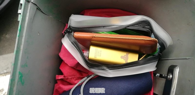 本人是学美声的，平时只听男高音的歌，帕瓦罗蒂之类的，偶尔听听钢琴曲基本不听流行歌，什么耳机适合 - 爱唱歌