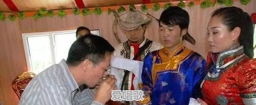 唱歌棚里有什么技巧吗 唱歌棚里有什么技巧吗 - 爱唱歌