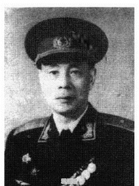 南华街头歌手网红是谁 - 爱唱歌