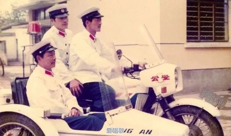 郑中基的《怪胎》的歌词是什么 郑中基的《怪胎》的歌词是什么 - 爱唱歌