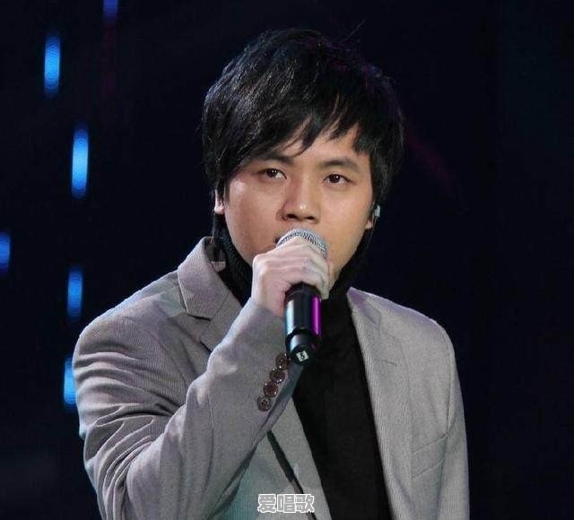 傲日其愣最初在赤峰学院的声乐老师是谁 - 爱唱歌