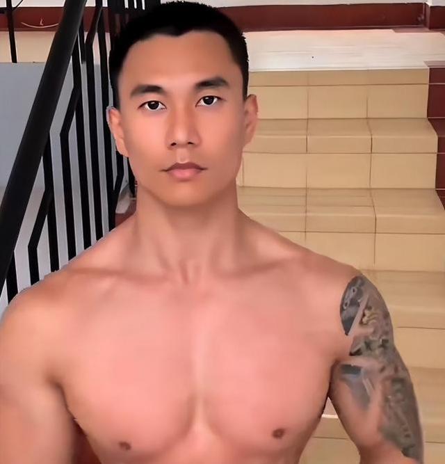 网红燕小健大人被爆出轨!小三叫嚣挑衅:他舔过我身体每一寸肌肤