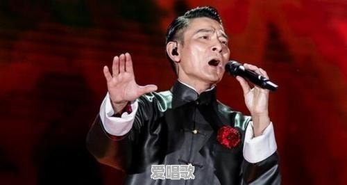 唱歌表演的动作技巧有哪些 - 爱唱歌