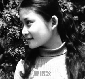 15岁凭一曲《妈妈的吻》红极一时的朱晓琳,后来为什么淡出歌坛?现在怎么样了 15岁凭一曲《妈妈的吻》红极一时的朱晓琳,后来为什么淡出歌坛?现在怎么样了 - 爱唱歌