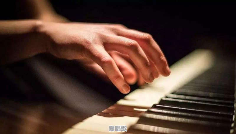 练习即兴伴奏,用五线谱教材还是简谱教材,目前五线谱也懂但不熟练 练习即兴伴奏,用五线谱教材还是简谱教材,目前五线谱也懂但不熟练 - 爱唱歌