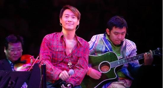 在音乐方面上周杰伦和黎明谁更强呢 在音乐方面上周杰伦和黎明谁更强呢 - 爱唱歌