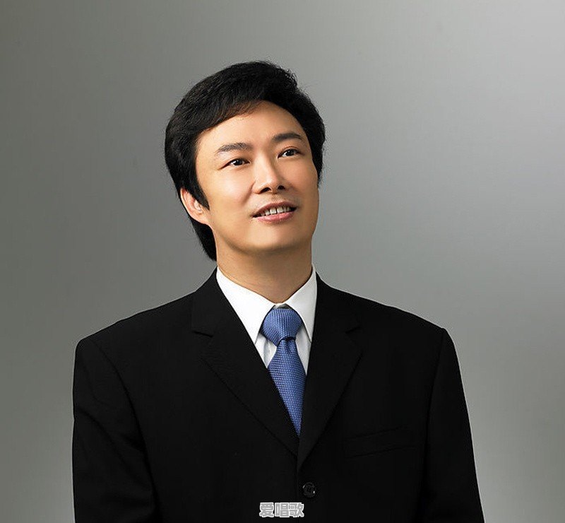刘在石为什么穿西装去看iu 刘在石为什么穿西装去看iu - 爱唱歌