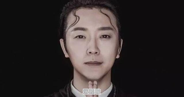 这就是网红歌手和现实歌手的区别 - 爱唱歌