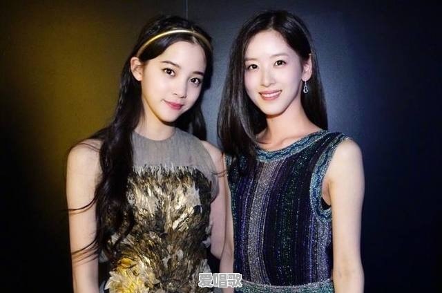 欧阳娜娜和章泽天同框貌似姐妹花,你感觉谁更美 欧阳娜娜和章泽天同框貌似姐妹花,你感觉谁更美 - 爱唱歌