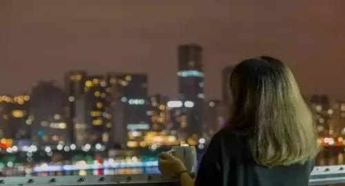 乒乒乓乓有人敲门是哪首儿歌的词 - 爱唱歌