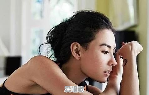 张柏芝发文证实第三胎出生,你当初是怎么认识她的,她是如何出名的呢 张柏芝发文证实第三胎出生,你当初是怎么认识她的,她是如何出名的呢 - 爱唱歌