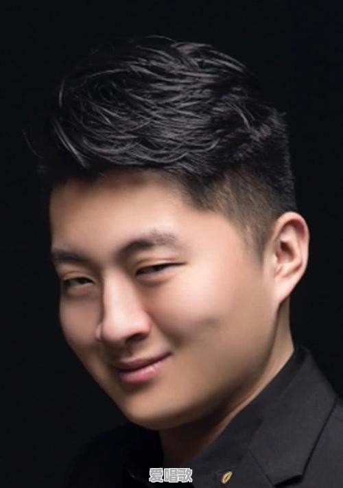 当网红歌手线下唱歌怎么赚钱 - 爱唱歌