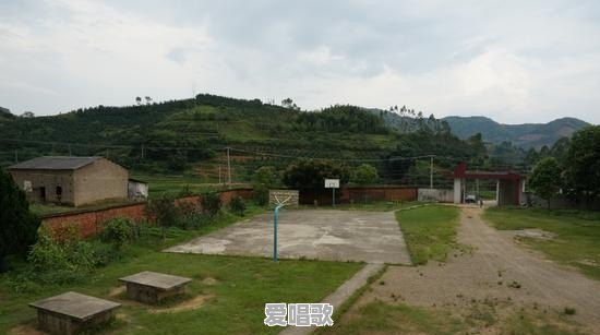 贝斯什么地位 贝斯什么地位 - 爱唱歌