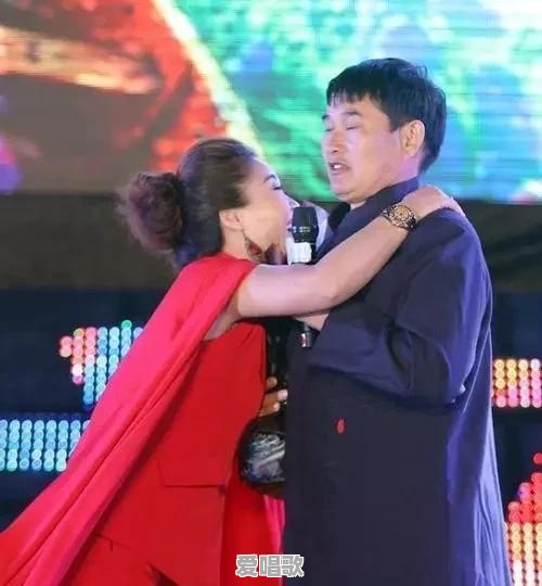 朱之文的大衣,为何盖不住儿媳 朱之文的大衣,为何盖不住儿媳 - 爱唱歌
