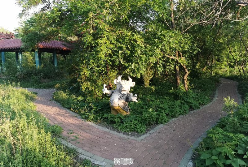 好想背起行囊去一个陌生的地方旅行,离开纷扰的世俗圈,你有吗 好想背起行囊去一个陌生的地方旅行,离开纷扰的世俗圈,你有吗 - 爱唱歌