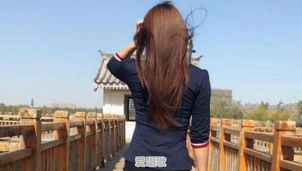 网络歌曲很多漂亮姑娘是什么歌 - 爱唱歌