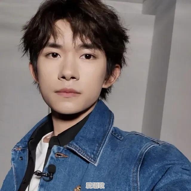 你觉得哪个明星/成功的人不容易?一个人能有今天的成就肯定有过人之处对吗 你觉得哪个明星/成功的人不容易?一个人能有今天的成就肯定有过人之处对吗 - 爱唱歌