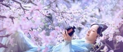 曾经我们厌倦童年,急着长大,现在又希望回到孩提时代,为什么 曾经我们厌倦童年,急着长大,现在又希望回到孩提时代,为什么 - 爱唱歌