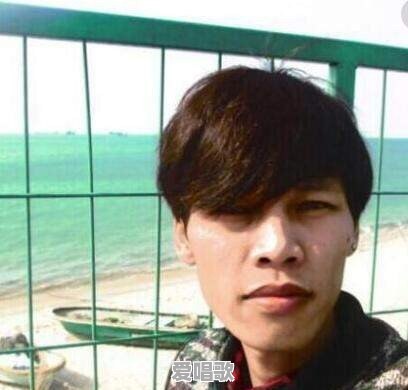央视网红变成歌手是谁 央视网红变成歌手是谁 - 爱唱歌