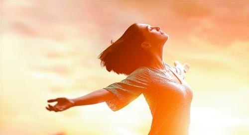 为什么人多我会特别紧张甚至害怕，家人面前也是如此，有什么方法可以提高自己的自信和气质 - 爱唱歌
