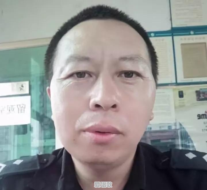 黄常成，重庆人，中国美，对青春之歌加以最崇高敬意，礼遇，赞美 - 爱唱歌