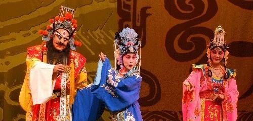 有一首歌的歌词是:天空还下着蒙蒙细雨,后面不记得了,好像是流行歌曲 有一首歌的歌词是:天空还下着蒙蒙细雨,后面不记得了,好像是流行歌曲 - 爱唱歌