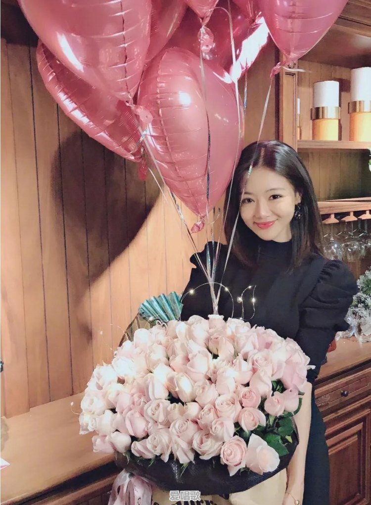 小姨妈邓家佳突然离婚,她结婚离婚到底是怎么一回事呢 小姨妈邓家佳突然离婚,她结婚离婚到底是怎么一回事呢 - 爱唱歌