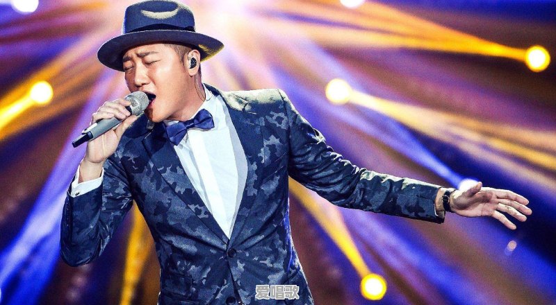 桌子发出很大的声响 桌子发出很大的声响 - 爱唱歌