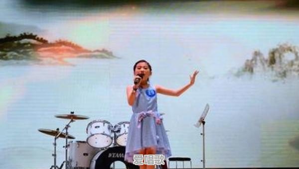 唱歌时手脚动作技巧视频 唱歌时手脚动作技巧视频 - 爱唱歌